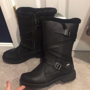 Totes boots